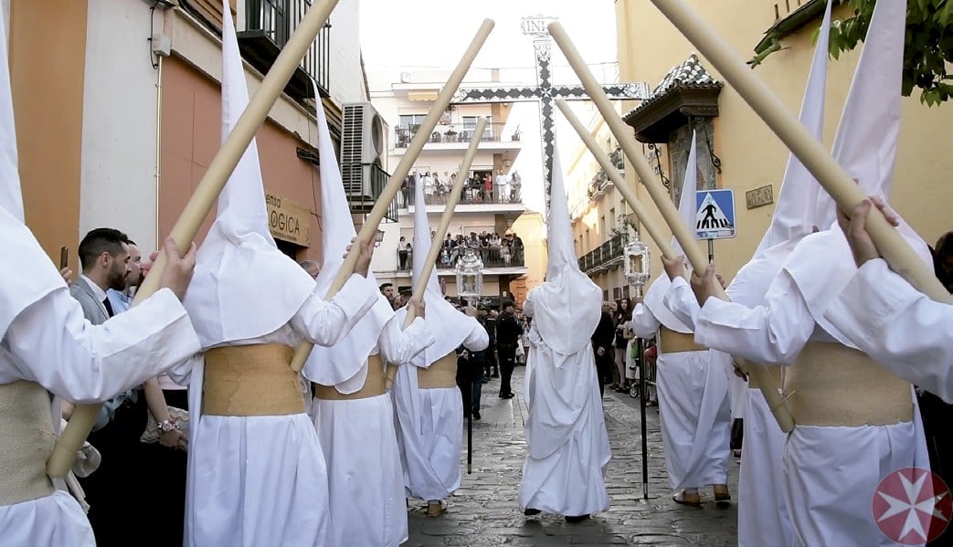 Préstamo de túnicas Estación de Penitencia 2025